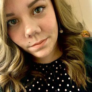 Meet your Posher, Elaina